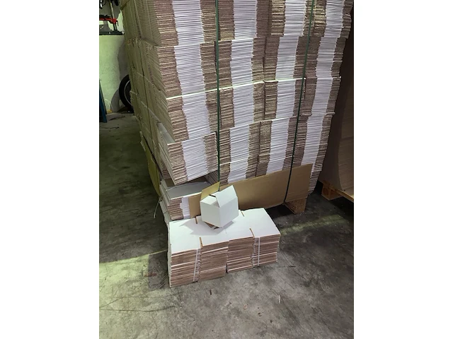 Ca. 600x verzenddoosjes, wit, 13x12x10cm - afbeelding 3 van  4