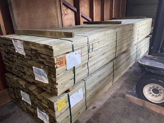 Ca. 600x vuren panlatten geschaafd/geïmpregneerd, 21x36mm, lengte 390cm - afbeelding 2 van  3