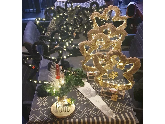 Ca. 605x decoratie en kerst artikelen - afbeelding 10 van  44