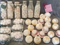 Ca. 605x decoratie en kerst artikelen - afbeelding 23 van  44