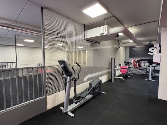 Ca. 60m2 afscheidingsnet, wit - afbeelding 3 van  5