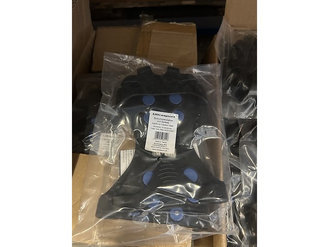 Ca. 60x antislip overschoenen met spikes ultrasport - afbeelding 1 van  4