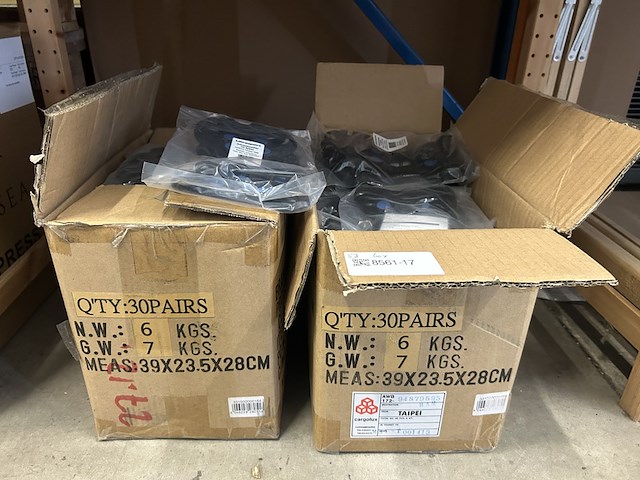 Ca. 60x antislip overschoenen met spikes ultrasport - afbeelding 2 van  4