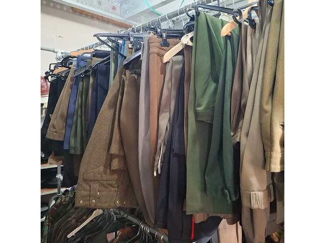 Ca. 60x beroepen /uniform broeken - afbeelding 1 van  5