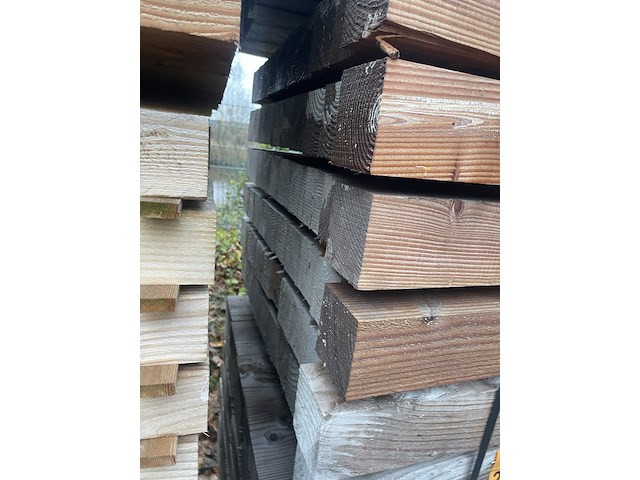 Ca. 60x douglas balken fijnbezaagd, 100x100mm, lengte 300cm - afbeelding 3 van  3
