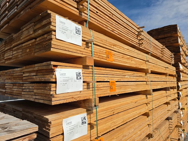 Ca. 60x douglas planken fijnbezaagd, 18x200mm, lengte 400cm - afbeelding 4 van  4