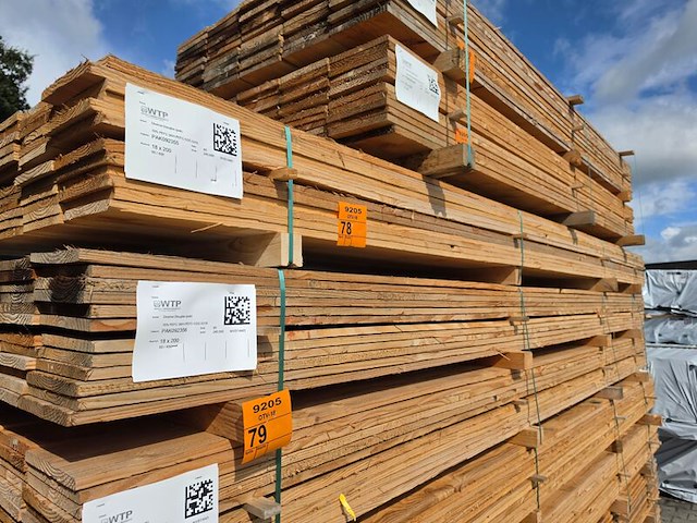 Ca. 60x douglas planken fijnbezaagd, 18x200mm, lengte 400cm - afbeelding 4 van  4