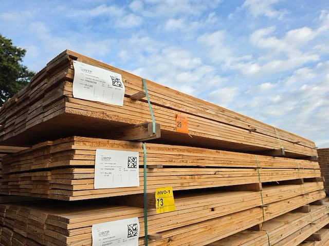Ca. 60x douglas planken fijnbezaagd, 18x200mm, lengte 400cm - afbeelding 4 van  4