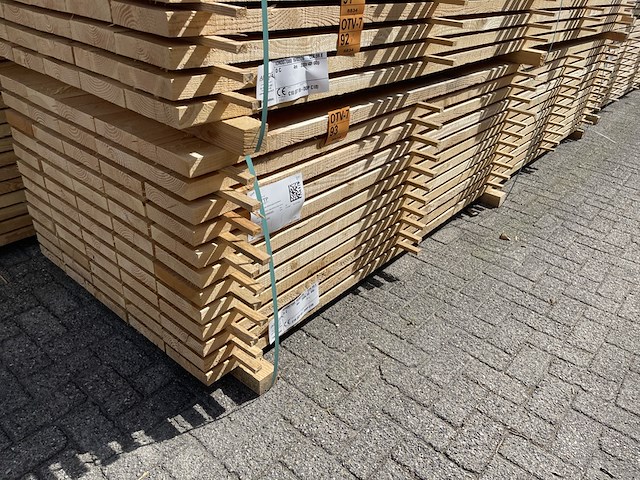 Ca. 60x douglas planken fijnbezaagd, 43x200mm, lengte 400cm - afbeelding 4 van  4