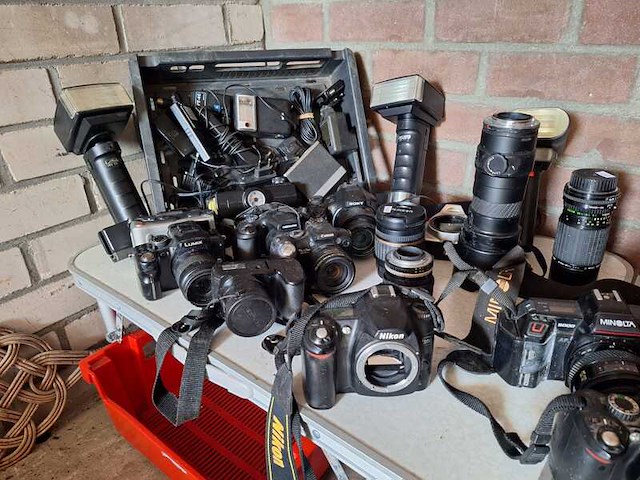 Ca. 60x foto camera's, divers, zwart, onbekend - afbeelding 1 van  5
