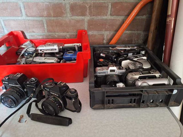 Ca. 60x foto camera's, divers, zwart, onbekend - afbeelding 2 van  5