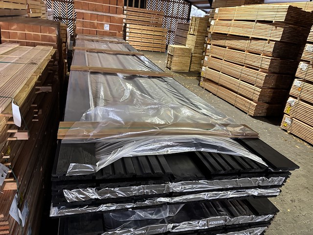 Ca. 60x grenen design profiel zwart gecoat, 18x140mm, lengte 510cm - afbeelding 1 van  3