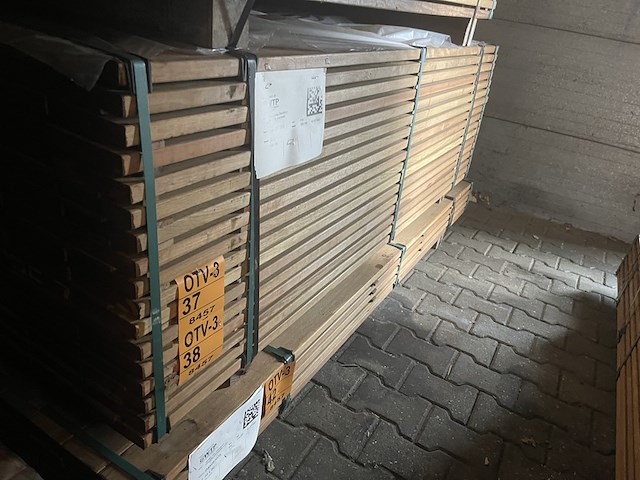 Ca. 60x guyana ipé planken geschaafd, 25x140mm, lengte 185cm - afbeelding 4 van  4