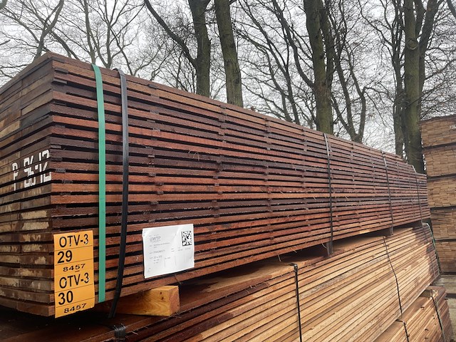Ca. 60x guyana teak beschoeiingsplanken, 20x200mm, lengte 450cm - afbeelding 4 van  4