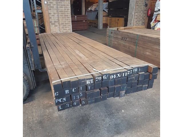 Ca. 60x hardhouten paal, 7 x 7 x 350 cm - afbeelding 1 van  4