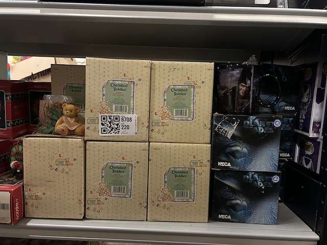 Ca. 60x knuffels/speelgoed cherished teddies, enesco, neca - afbeelding 9 van  9