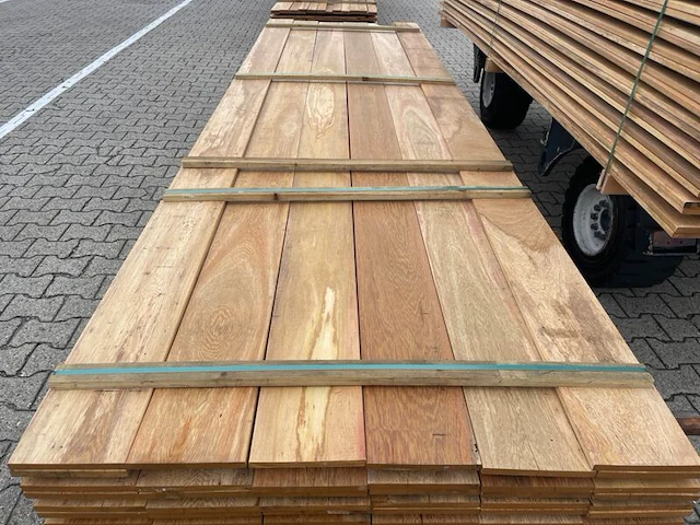 Ca. 60x pakoeli planken geschaafd, 16x190mm, lengte 400cm - afbeelding 1 van  3