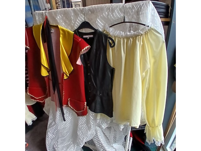 Ca. 60x piratenkleding - afbeelding 3 van  4