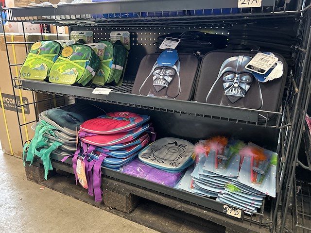 Ca. 60x rugzakken en schoolartikelen voor kinderen, w.o. disney, brica, trolls - afbeelding 1 van  5