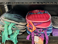 Ca. 60x rugzakken en schoolartikelen voor kinderen, w.o. disney, brica, trolls - afbeelding 3 van  5