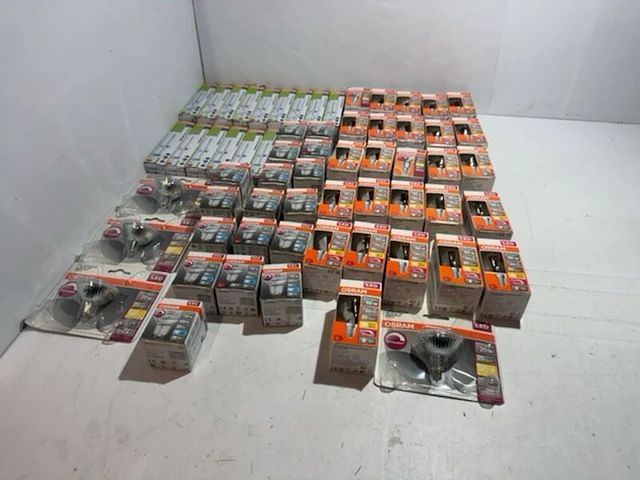 Ca. 61x osram led-lampen en spaarlampen - afbeelding 1 van  10