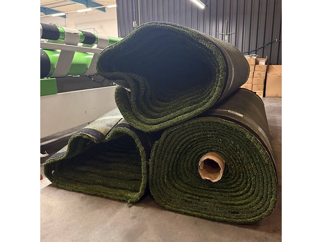 Ca. 62,55m2 kunstgras, 20 mm hoog, groen - afbeelding 1 van  2