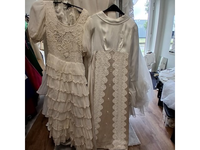 Ca. 62x diverse trouwjurken en petticoats - afbeelding 6 van  10
