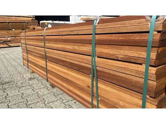 Ca. 62x guyana teak planken geschaafd, 25x90mm, lengte 275cm - afbeelding 2 van  4