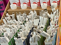 Ca. 630x opladers en accessoires in toonbankdoos, kost mobile - afbeelding 2 van  2