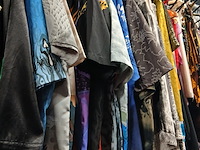 Ca. 63x chinees oosterse kleding - afbeelding 1 van  10