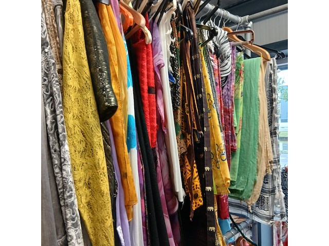 Ca. 63x chinees oosterse kleding - afbeelding 3 van  10