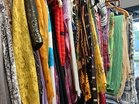 Ca. 63x chinees oosterse kleding - afbeelding 3 van  10