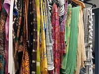 Ca. 63x chinees oosterse kleding - afbeelding 4 van  10