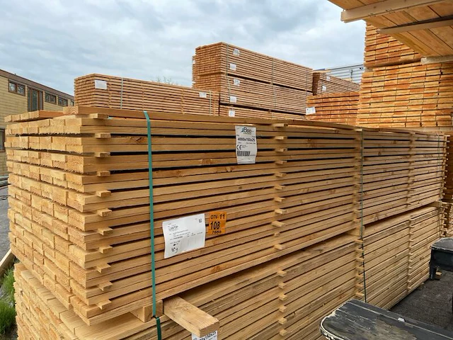 Ca. 63x douglas planken fijnbezaagd, 25x150mm, lengte 400cm - afbeelding 2 van  4