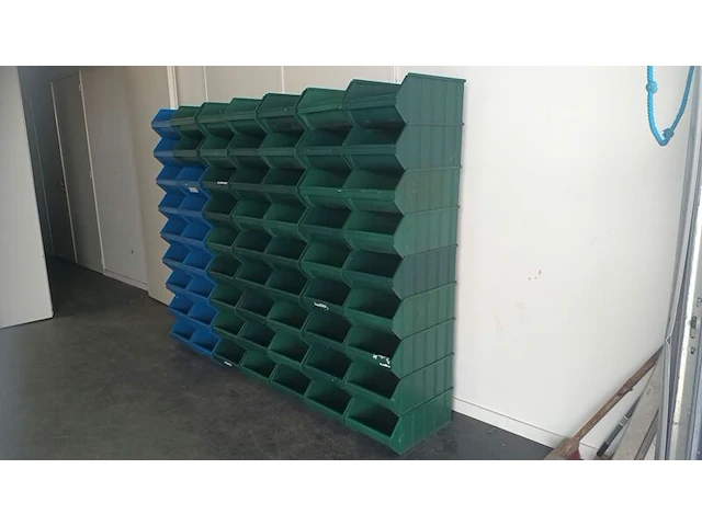 Ca. 63x grote magazijnbakken, overtoom, groen/blauw - afbeelding 1 van  5