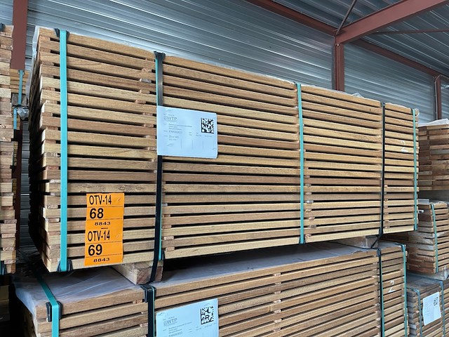 Ca. 63x guyana teak planken geschaafd, 25x145mm, lengte 175cm - afbeelding 4 van  4