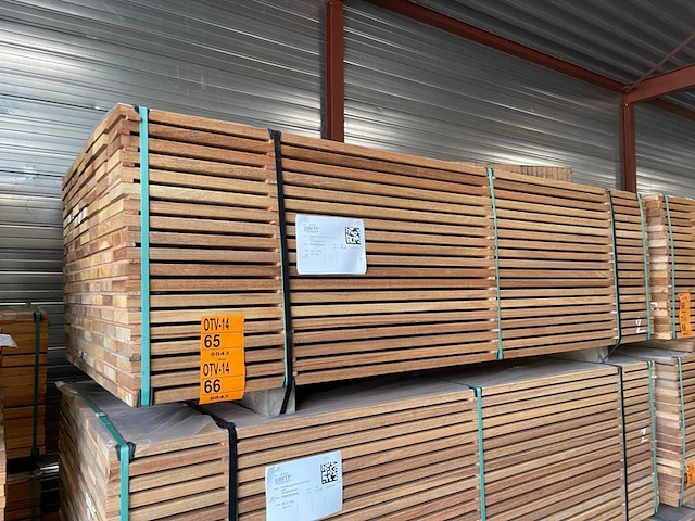 Ca. 63x guyana teak planken geschaafd, 25x145mm, lengte 215cm - afbeelding 4 van  4
