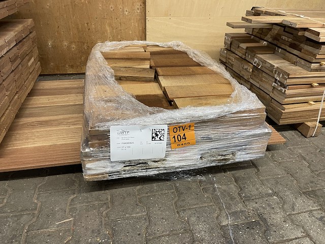 Ca. 63x ipé country grade planken ruw, 27x130mm, lengte 35cm - afbeelding 3 van  3