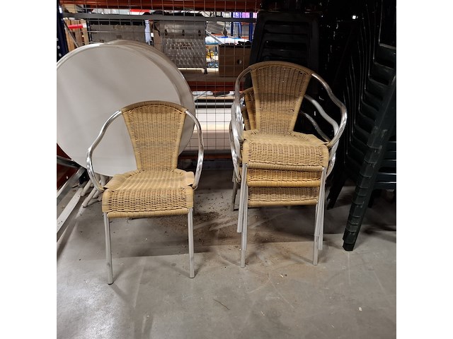 Ca. 63x terras stoelen met 16 tafels - afbeelding 10 van  17