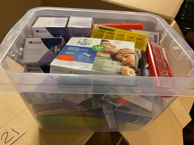 Ca. 645x persoonlijke verzorging, gillette, niveau, l'oreal etc. - afbeelding 7 van  8