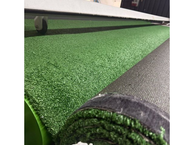 Ca. 64,75m2 kunstgras, 10 mm hoog, groen - afbeelding 2 van  2