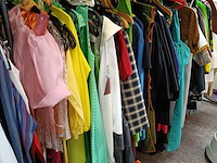 Ca. 64x kind diverse verkleedkleding - afbeelding 1 van  3