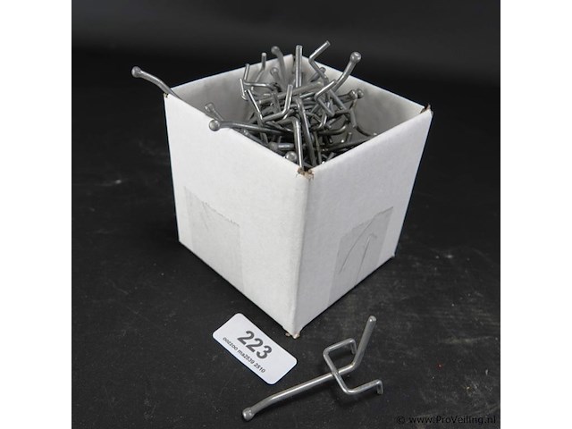 Ca. 65 haken voor winkeldisplay l8cm - afbeelding 1 van  3