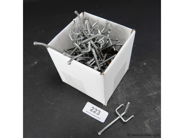 Ca. 65 haken voor winkeldisplay l8cm - afbeelding 2 van  3