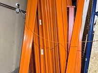 Ca 65 ligger voor palletstelling, oranje - afbeelding 1 van  3