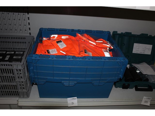 Ca. 65 portwest veiligheidshestjes in kunststoffen krat. 62 x maat l en 3 x maat m - afbeelding 1 van  3