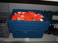 Ca. 65 portwest veiligheidshestjes in kunststoffen krat. 62 x maat l en 3 x maat m