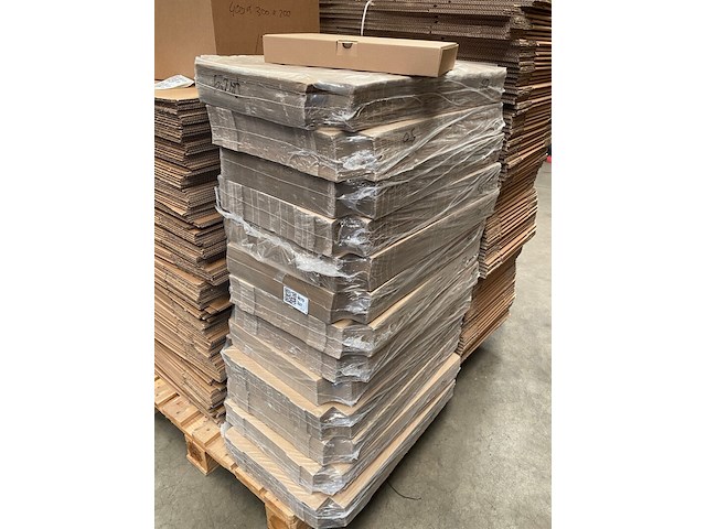 Ca. 650x stansdozen 25x34x5cm, bruin - afbeelding 1 van  3