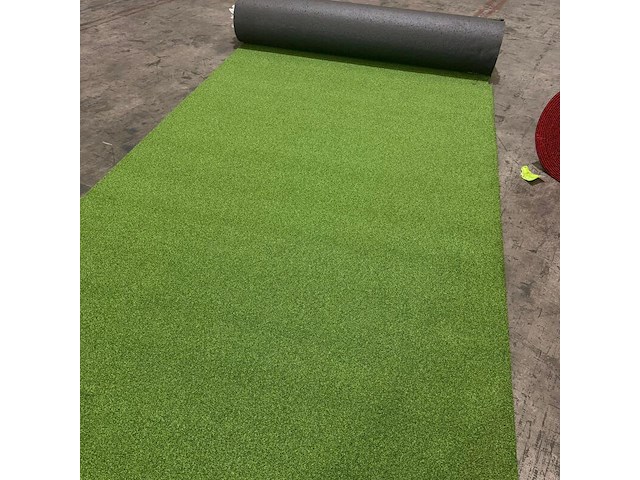Ca. 65,62m2 kunstgras, 10 mm hoog, groen - afbeelding 1 van  4