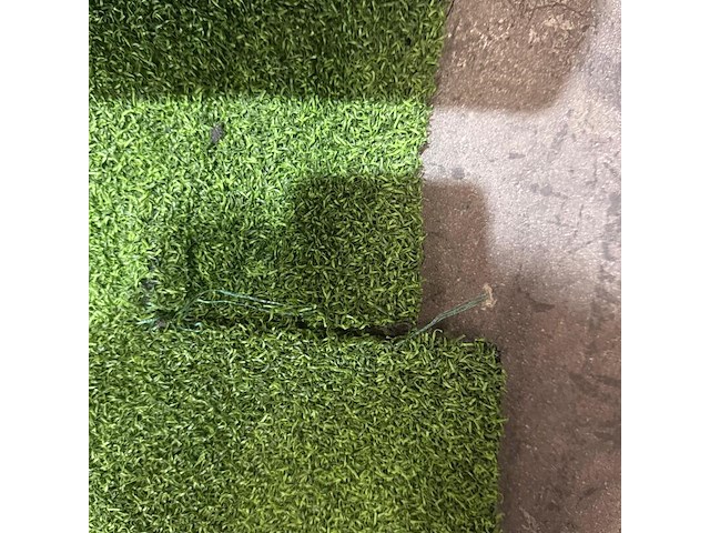Ca. 65,62m2 kunstgras, 10 mm hoog, groen - afbeelding 2 van  4